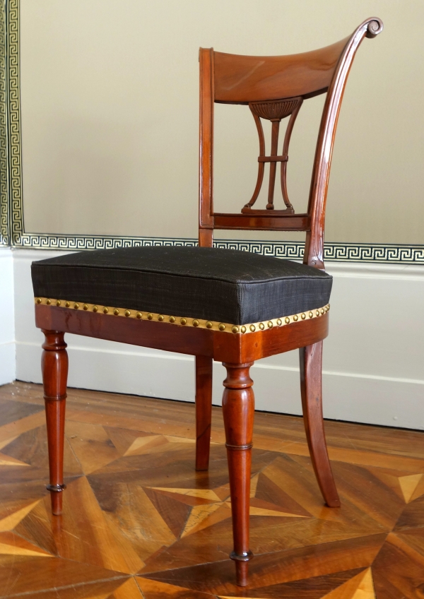 Demay : pair of mahogany chairs, horsehair cover, late 18th century (Directoire period)