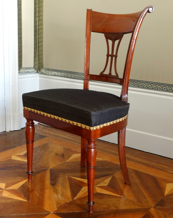 Demay : pair of mahogany chairs, horsehair cover, late 18th century (Directoire period)