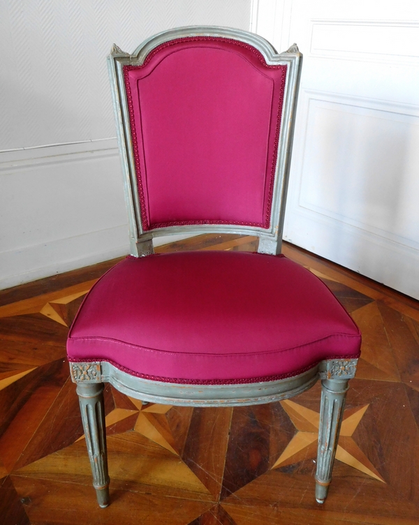 Paire de chaises d'époque Louis XVI, faille de soie pourpre