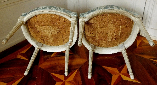 Paire de chaises de salon d'époque Louis XVI, à rapprocher de l'oeuvre de Georges Jacob