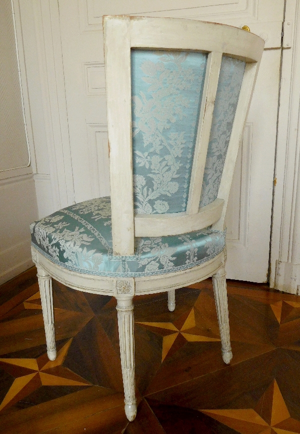 Paire de chaises de salon d'époque Louis XVI, à rapprocher de l'oeuvre de Georges Jacob