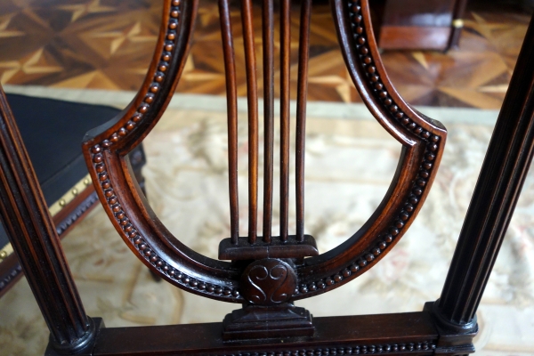Compiegne - Mobilier de l'Empereur, paire de chaises lyre acajou époque Louis XVI par Deshayes