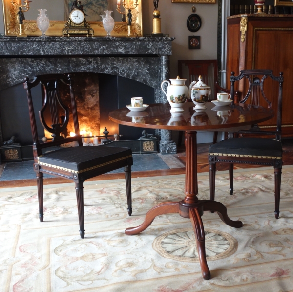 Compiegne - Mobilier de l'Empereur, paire de chaises lyre acajou époque Louis XVI par Deshayes
