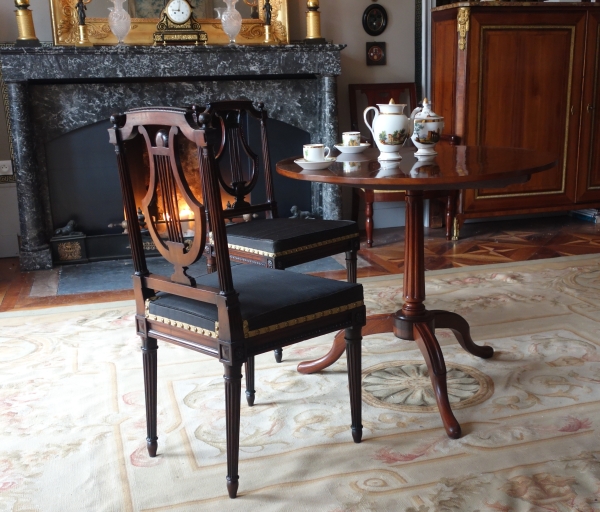 Compiegne - Mobilier de l'Empereur, paire de chaises lyre acajou époque Louis XVI par Deshayes