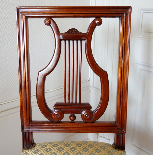 Georges Jacob : paire de chaises lyre d'époque Louis XVI en acajou recouvertes crin de cheval