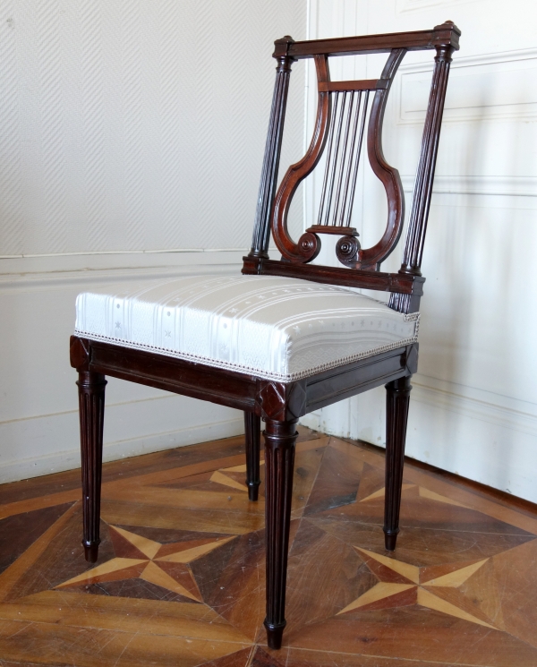 Delaisement : pair of mahogany Louis XVI chairs, lyra-shaped backrest - stamped