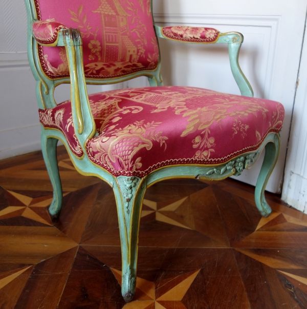 Sylvain Blanchard : pair of Louis XV armchairs, pink chinese-patterned silk - stamped