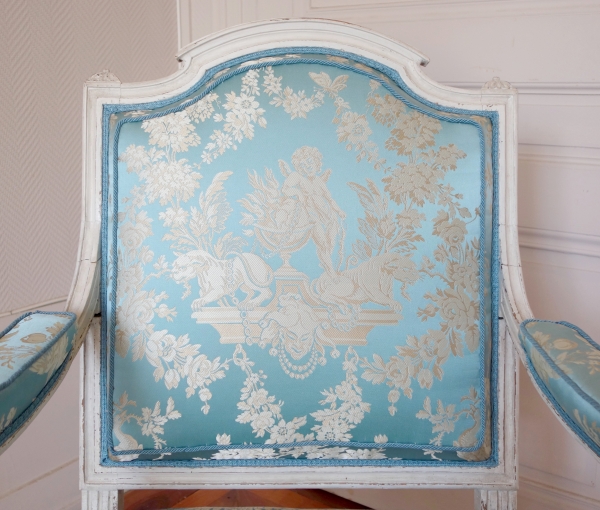 JB Boulard, menuisier du roi : paire de fauteuils à la Reine d'époque Louis XVI, estampillés