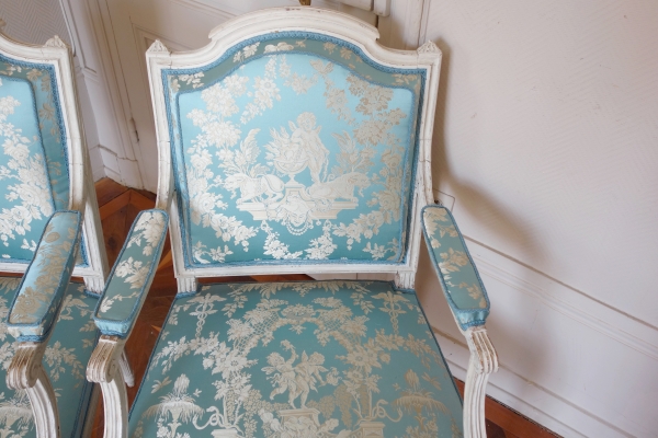 JB Boulard, menuisier du roi : paire de fauteuils à la Reine d'époque Louis XVI, estampillés