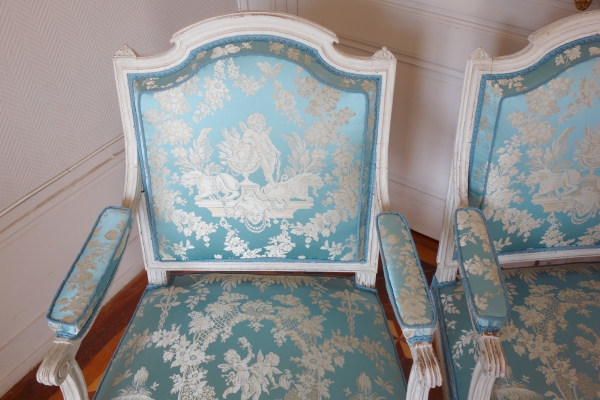 JB Boulard, menuisier du roi : paire de fauteuils à la Reine d'époque Louis XVI, estampillés