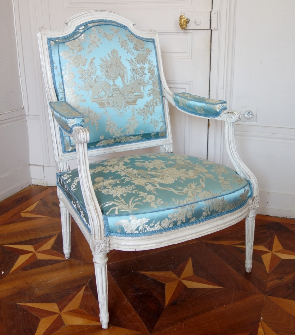 JB Boulard, menuisier du roi : paire de fauteuils à la Reine d'époque Louis XVI, estampillés