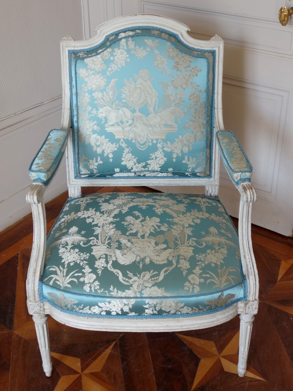 JB Boulard, menuisier du roi : paire de fauteuils à la Reine d'époque Louis XVI, estampillés