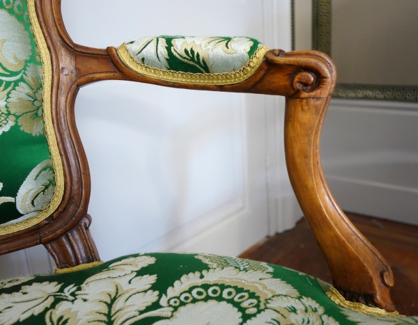 Pierre Nogaret - paire de fauteuils cabriolet d'époque Louis XV - estampille