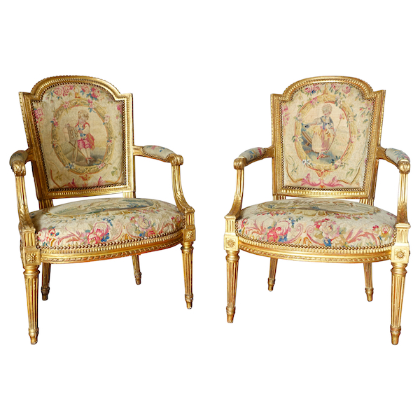 Paire de fauteuils cabriolet en bois doré et tapisserie, époque Louis XVI - modèle de Boulard