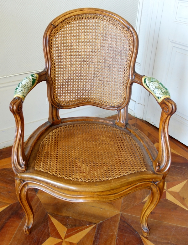 Sulpice Brizard : paire de fauteuils cannés d'époque Louis XV - estampillés