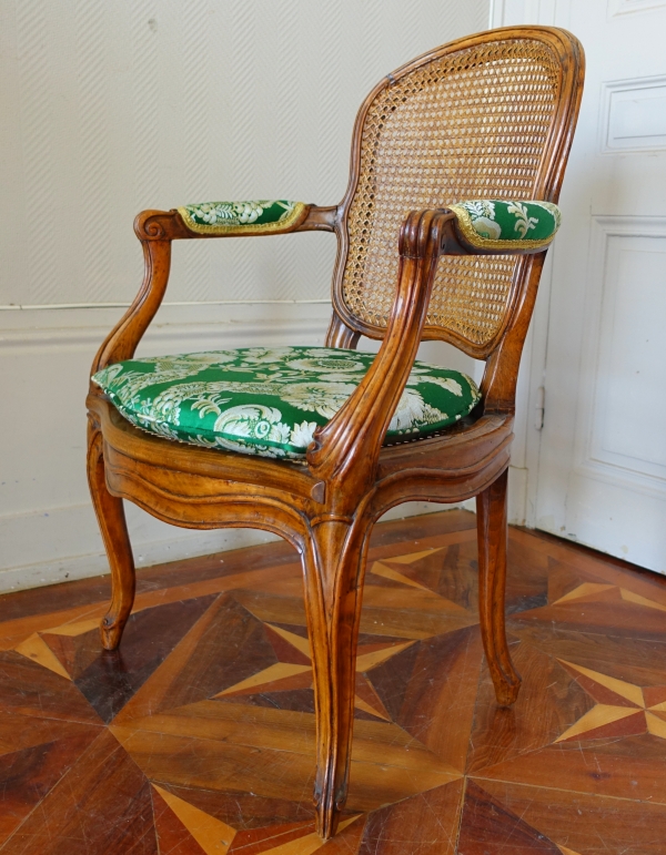 Sulpice Brizard : paire de fauteuils cannés d'époque Louis XV - estampillés