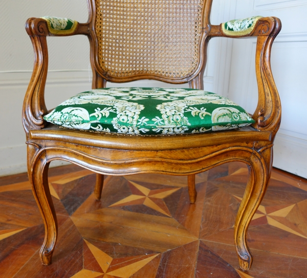 Sulpice Brizard : paire de fauteuils cannés d'époque Louis XV - estampillés