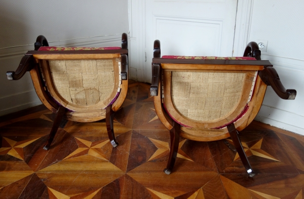 Jeanselme : paire de fauteuils gondole en acajou, estampille - provenance famille de La Rochefoucauld au Château de Verteuil