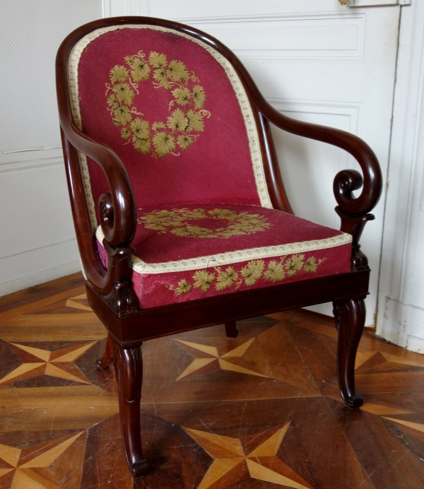 Jeanselme : paire de fauteuils gondole en acajou, estampille - provenance famille de La Rochefoucauld au Château de Verteuil