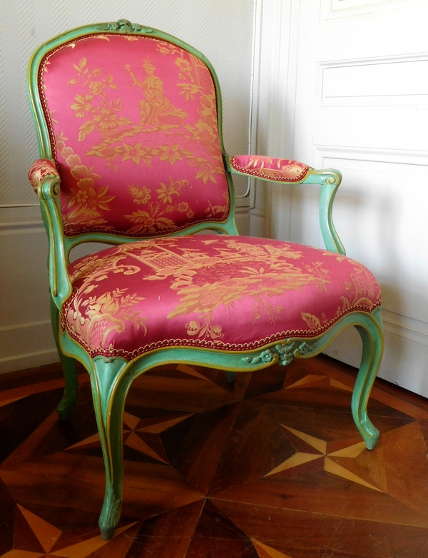 Pierre Bara : paire de fauteuils à la Reine d'époque Louis XV aux chinoiseries - estampillés