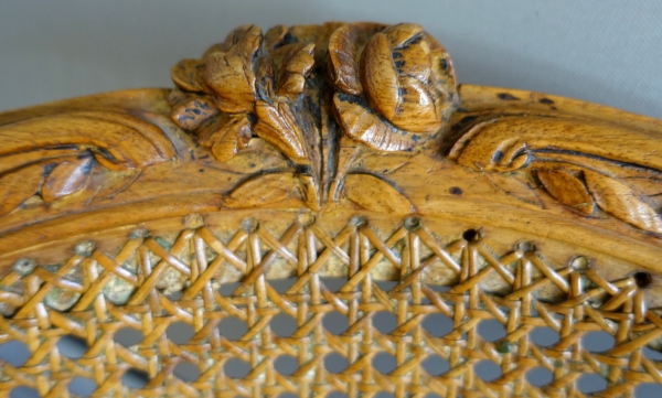 Paire de fauteuils cannés d'époque Louis XV en noyer, travail Lyonnais, entourage de Nogaret