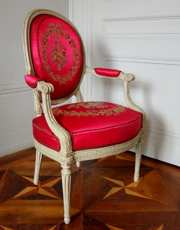 Delaisement : pair of luxurious cabriolet armchairs, Louis XVI period - stamped