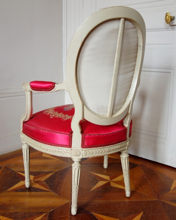 Delaisement : pair of luxurious cabriolet armchairs, Louis XVI period - stamped