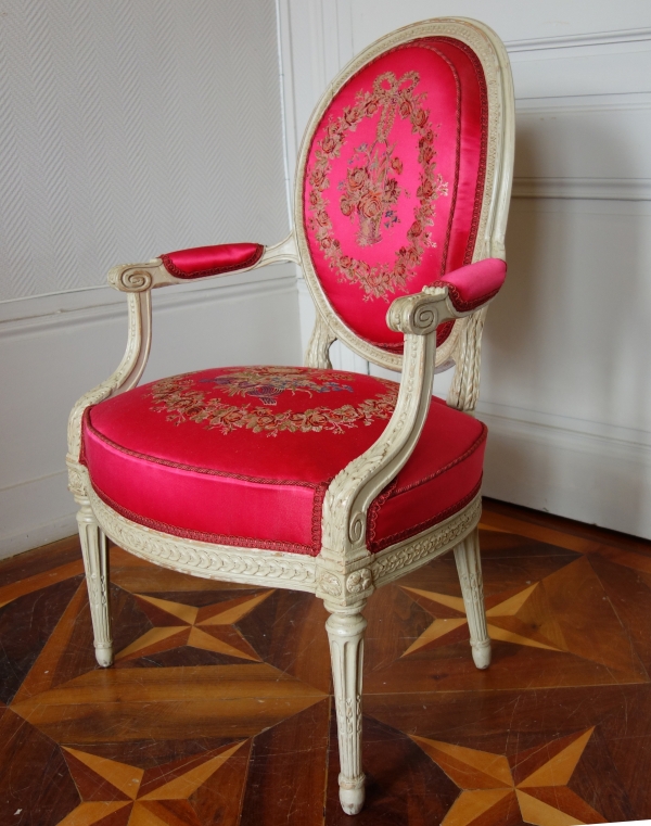 Delaisement : pair of luxurious cabriolet armchairs, Louis XVI period - stamped