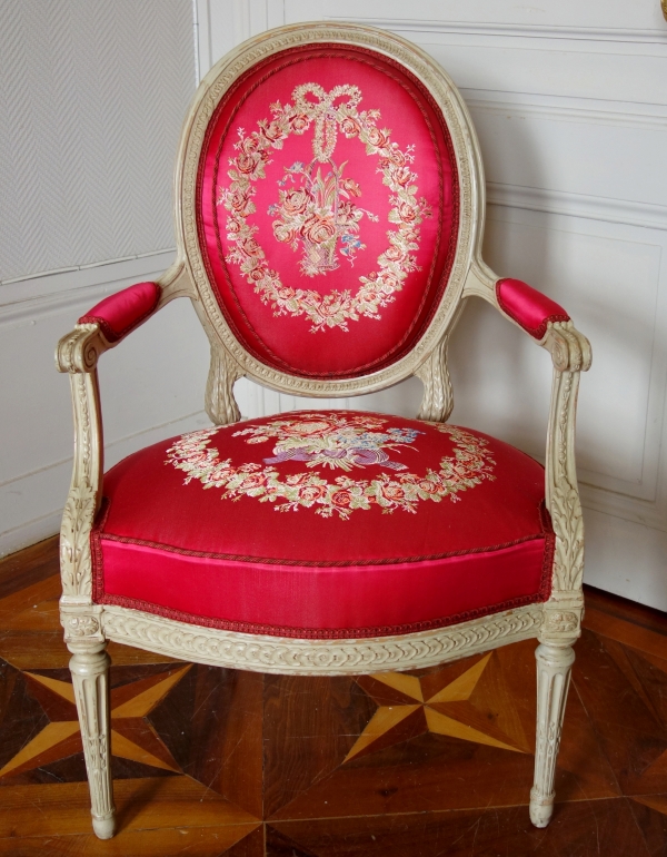 Delaisement : pair of luxurious cabriolet armchairs, Louis XVI period - stamped