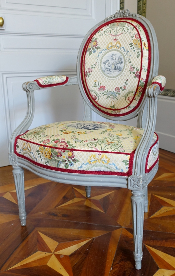 Claude Sené : paire de fauteuils cabriolet médaillon d'époque Louis XVI - estampille