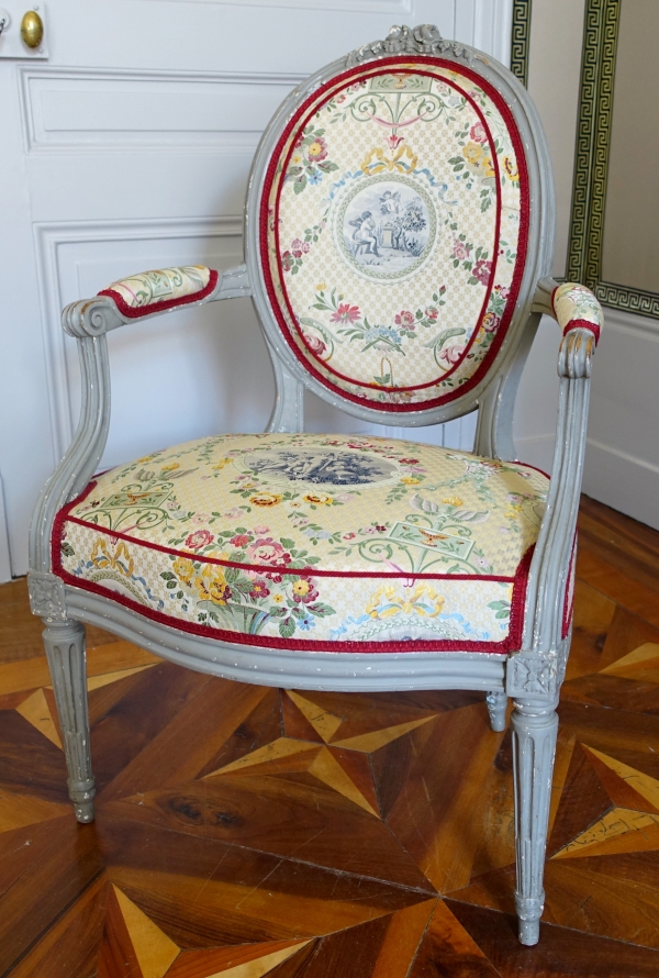 Claude Sené : paire de fauteuils cabriolet médaillon d'époque Louis XVI - estampille