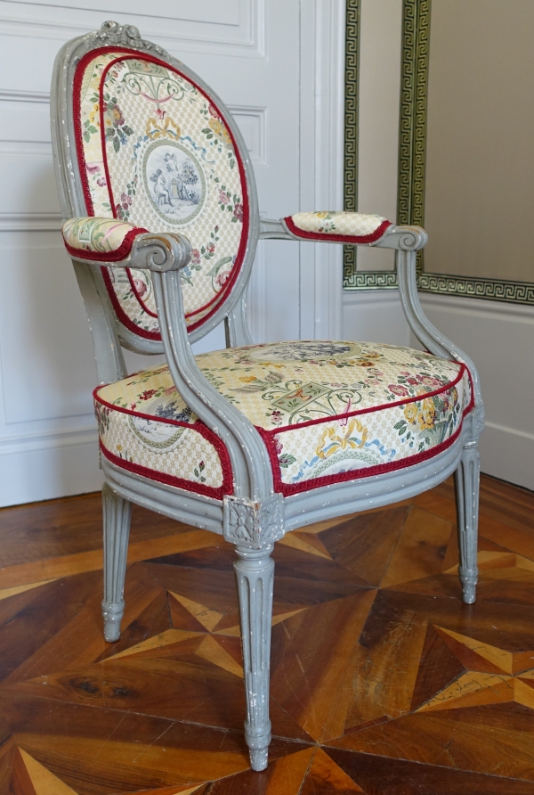 Claude Sené : paire de fauteuils cabriolet médaillon d'époque Louis XVI - estampille