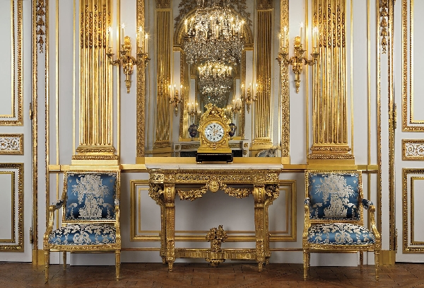 Georges Jacob : paire de fauteuils à la Reine d'époque Louis XVI, lampas bleu Tassinari et Chatel