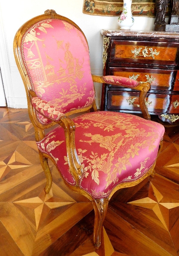 Antique French pair of Louis XV armchairs, parisian work, mid 18th century