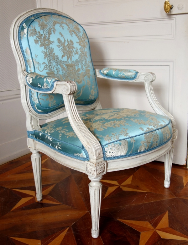 Louis Delanois : paire de fauteuils à la Reine Louis XVI d'époque Louis XV