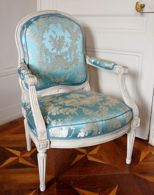 Louis Delanois : paire de fauteuils à la Reine Louis XVI d'époque Louis XV