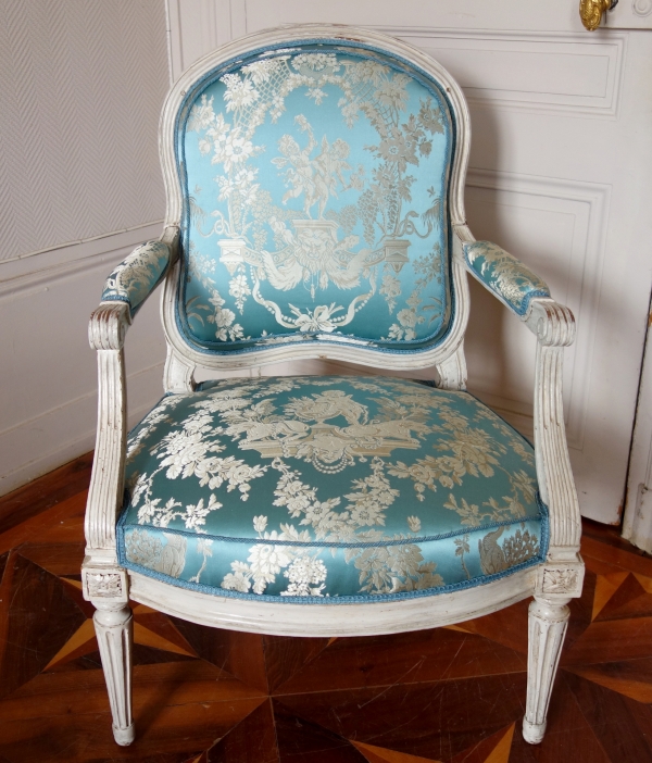 Louis Delanois : paire de fauteuils à la Reine Louis XVI d'époque Louis XV