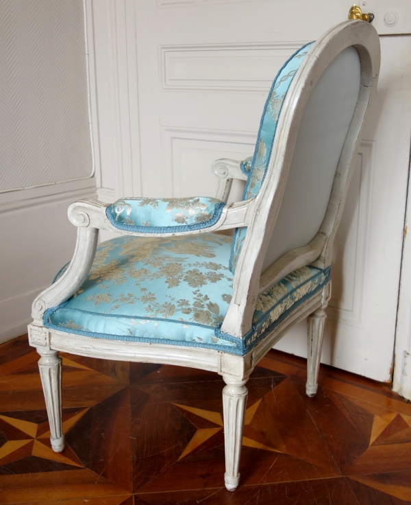 Louis Delanois : paire de fauteuils à la Reine Louis XVI d'époque Louis XV