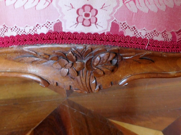 Paire de fauteuils à la Reine en noyer d'époque Louis XV - garniture de soie rouge