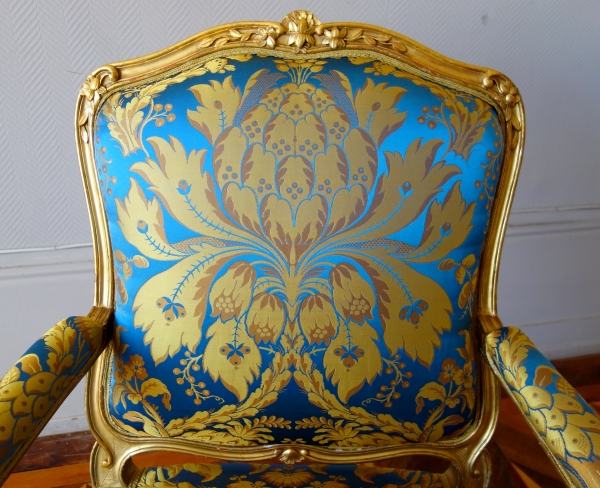 Louis XV seats set : 7 gold leaf gilt wood pieces, Tassinari & Chatel silk