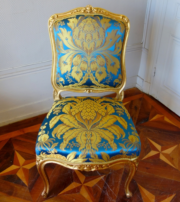 Mobilier de salon Louis XV en bois doré sur le modèle du palais de l'Elysée (salon Pompadour)