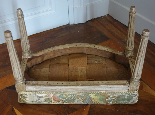 Louis XVI stool for a canopy bed - 18th century