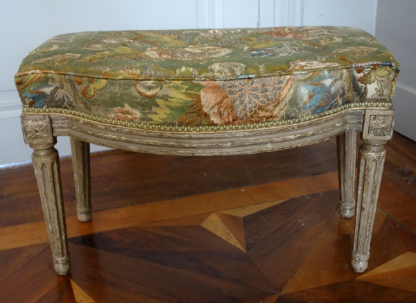 Louis XVI stool for a canopy bed - 18th century