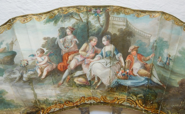 Eventail en nacre et gouache d'époque Louis XVI dans sa boîte cadre en bois doré