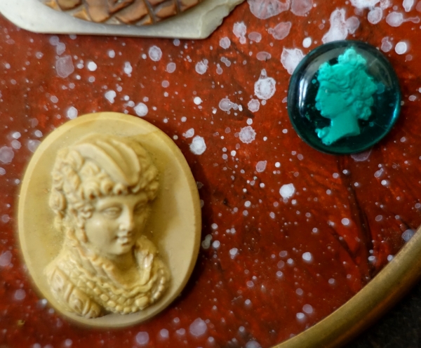 Collection d'intailles & camées à l'antique encadrées, souvenir du Grand Tour, Napoléon III