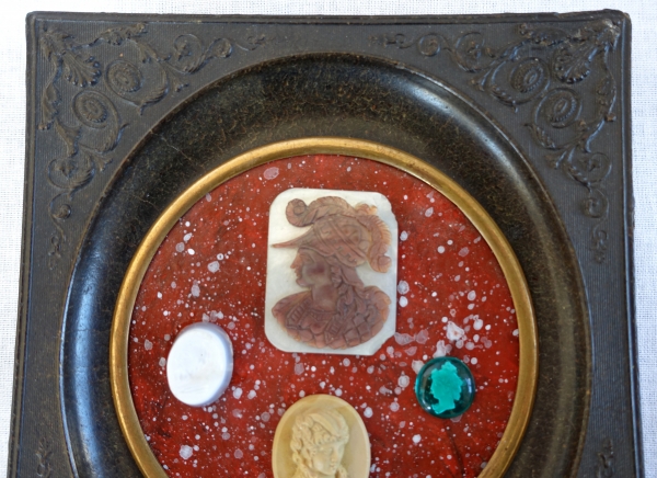 Collection d'intailles & camées à l'antique encadrées, souvenir du Grand Tour, Napoléon III