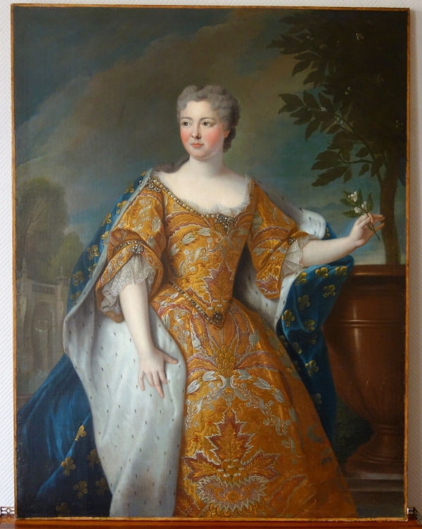 Pierre Gobert : portrait of Queen Marie Leczinska - oil on canvas 161cm x 137cm