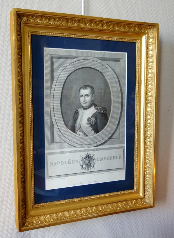 Portrait de Napoléon Ier Empereur, gravure dans un cadre en bois doré d'époque Empire 43cm x 56,5cm