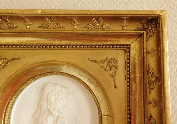 Sevres biscuit : portrait of King Louis-Philippe - Empire gilt wood frame