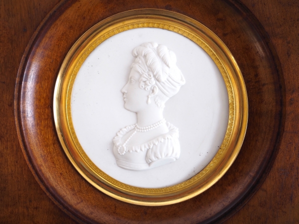 Miniature portrait of Duchess of Berry - Sevres Manufacture, signed